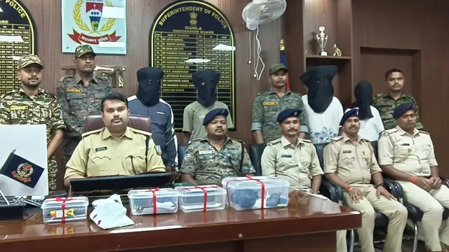 Jharkhand News: गुमला में PLFI के जोनल कमांडर समेत 4 उग्रवादी गिरफ्तार, हथियारों का जखीरा बरामद