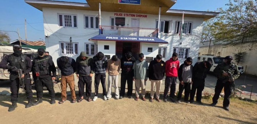 कश्मीरियों से जिहाद के नाम पर चंदा वसूली, फिर आतंकियों की मदद : जम्मू-कश्मीर में लश्कर-TRF से जुड़े 10 सदस्य गिरफ्तार