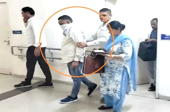 रिश्वत लेते SI गिरफ्तार, थाने में ही बिछाया विजिलेंस ने जाल; ₹25 हजार के साथ दबोचा