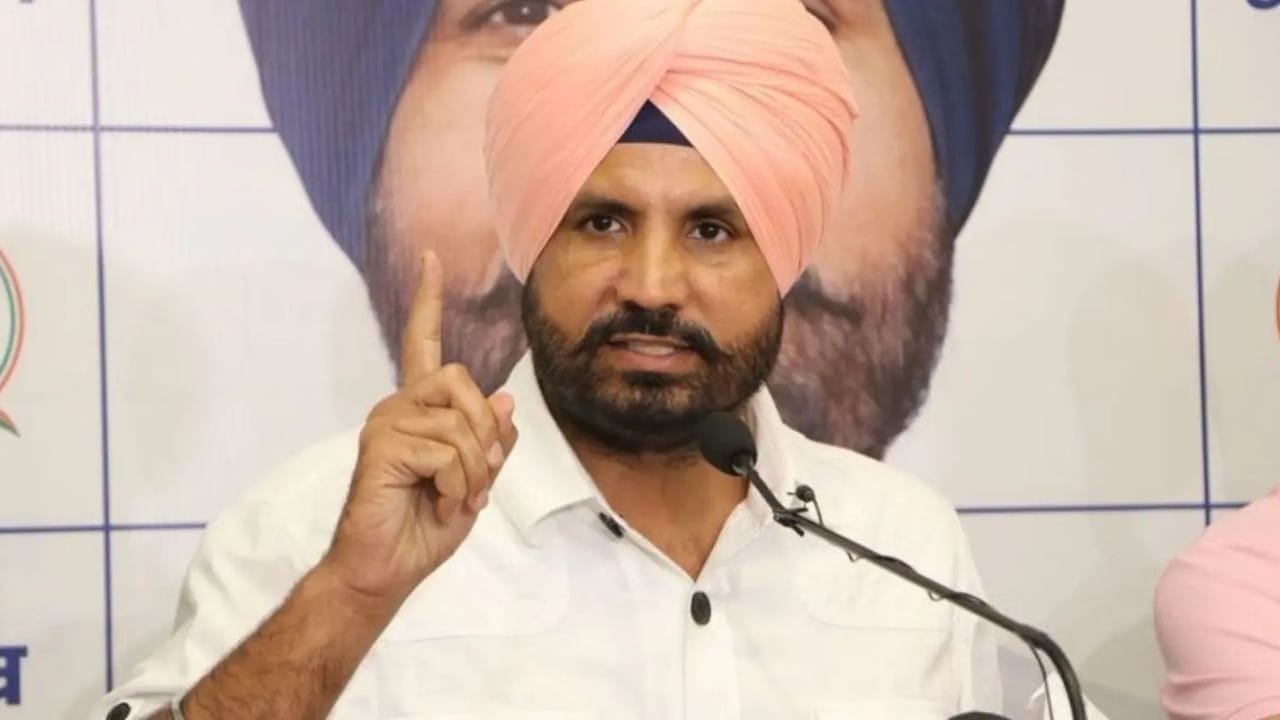 राजा वड़िंग के इस्तीफे पर मीडिया के सवाल से भड़के कांग्रेस नेता, बोले- ‘जब सब पता है तो क्यों पूछ रहे हो? सही समय पर सब बता दूंगा’