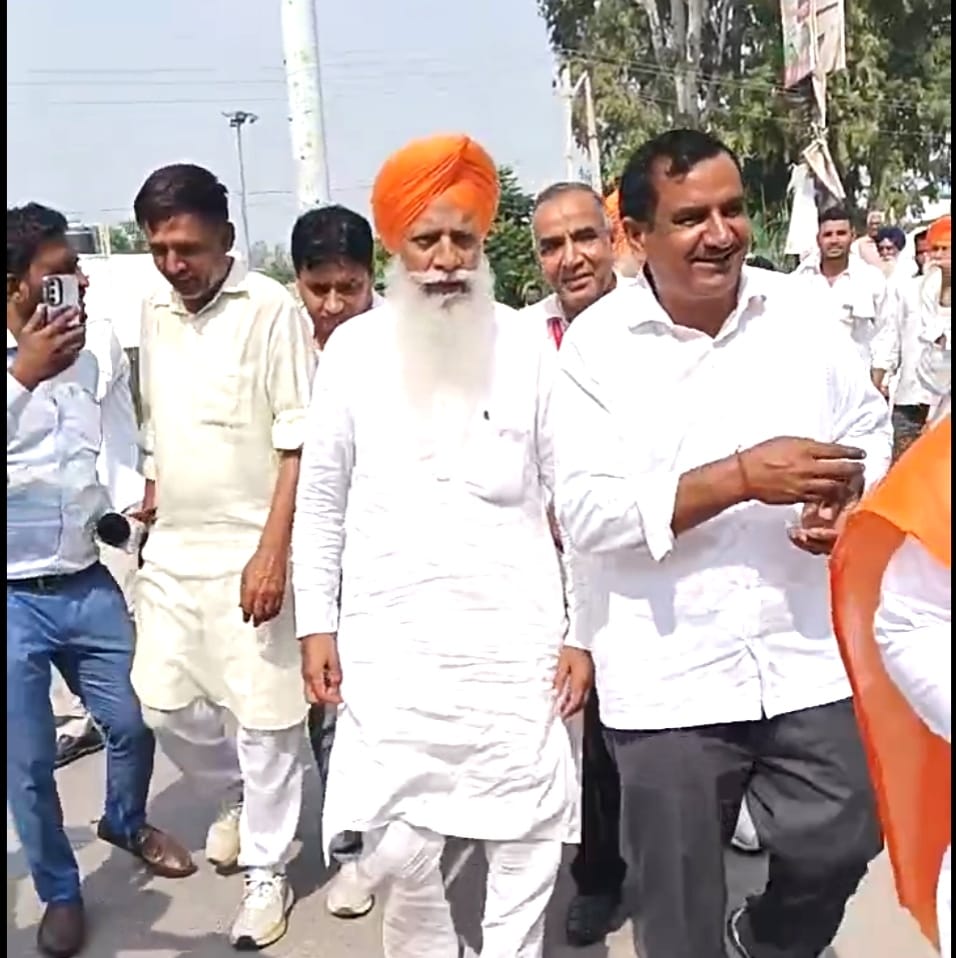 शाहबाद में किसानों का शक्ति प्रदर्शन, लाठी-डंडे लेकर पहुंचे; चढ़ूनी बोले- लाठीचार्ज हुआ तो इस बार देंगे जवाब