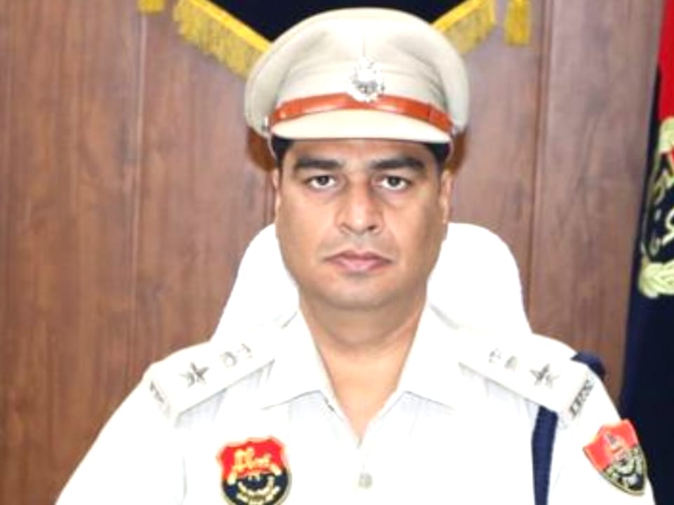 नशा तस्कर की संपत्ति अटैच! सिरसा में प्रशासन एक्शन की तैयारी में जुटा, SP बोले- माफियाओं पर कार्रवाई जारी रहेगी