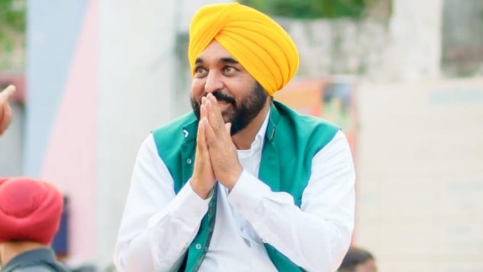 मुख्यमंत्री भगवंत मान का पोस्टर फाड़ने पर आरोपी के खिलाफ केस दर्ज, गिरफ्तारी के लिए पुलिस की छापेमारी