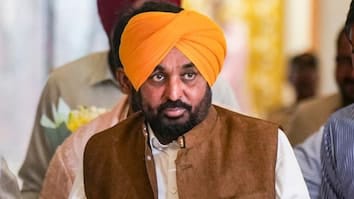 आम आदमी पार्टी का विपक्ष पर हमला: भगवंत मान को एयरपोर्ट पर 3 घंटे रोकना व्यक्तिगत रंजिश, कार्रवाई पर उठाए सवाल
