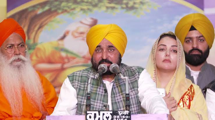 भगवान वाल्मीकि जी के बताए मार्ग पर आगे बढ़ रहा पंजाब, शिक्षा से गरीब बच्चों का भविष्य संवार रही सरकार: भगवंत मान