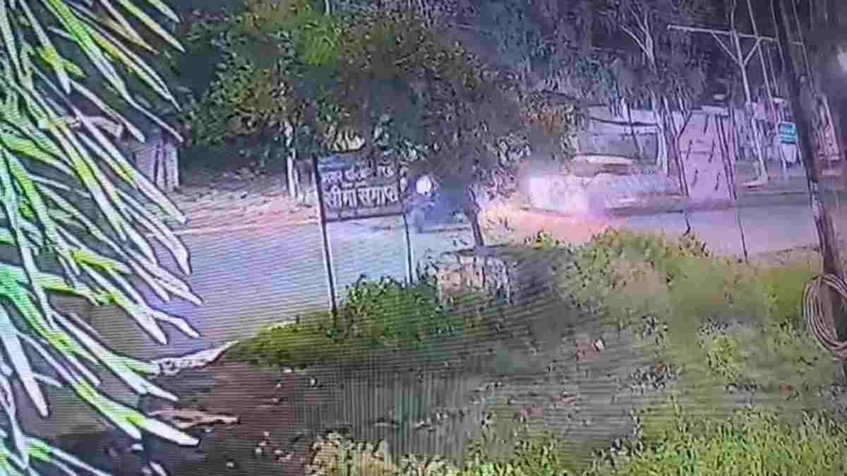 इंदौर में छत्तीसगढ़ के छात्रों के हादसे का CCTV आया सामने, टक्कर मारकर कार चालक फरार!