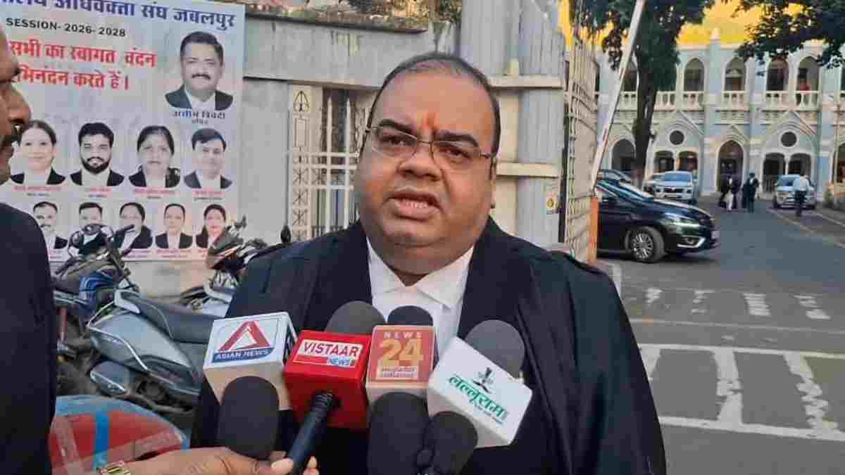 बड़ी खबर: J K सीमेंट पर अवैध खनन का आरोप, स्कूल, सरकारी और किसानों की जमीन पर किया कब्ज़ा, राज्य सरकार समेत 11 को HC ने जारी किया नोटिस