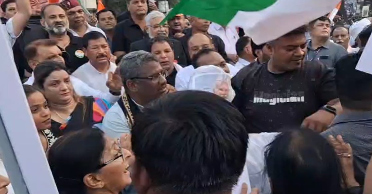 जबलपुर में मुख्य चुनाव आयुक्त के खिलाफ प्रदर्शन, ‘वोट बचाओ-देश बचाओ’ नारे के साथ निकाला पैदल मार्च
