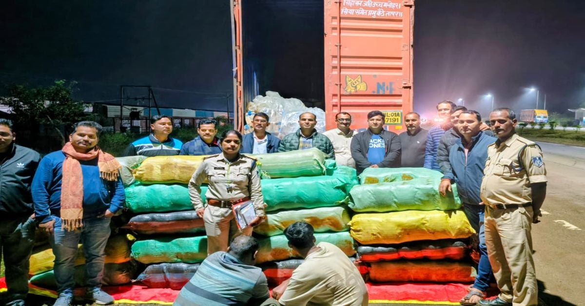 पेंट के डिब्बों में छिपाकर लाया जा रहा था गांजा, पुलिस और क्राइम ब्रांच ने 4 करोड़ के गांजे के साथ दो आरोपियों को दबोचा