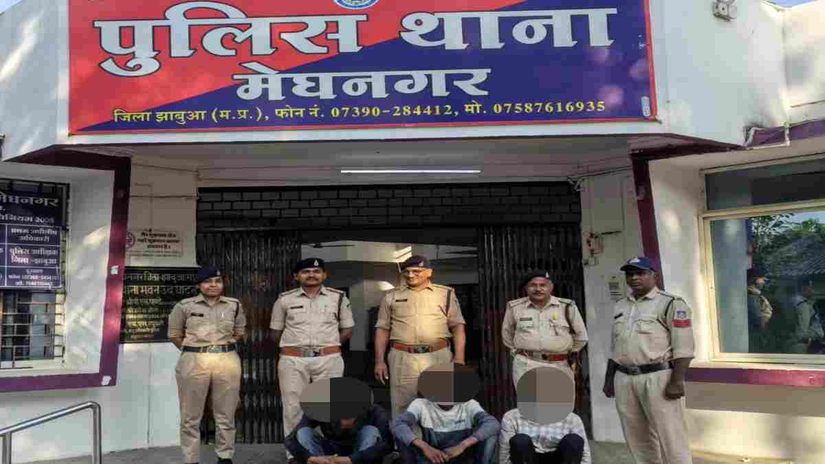  Jhabua News: मेघनगर में गौवंश वध पर पुलिस की ताबड़तोड़ कार्रवाई, 24 घंटे में तीन आरोपी गिरफ्तार; बाइक जब्त