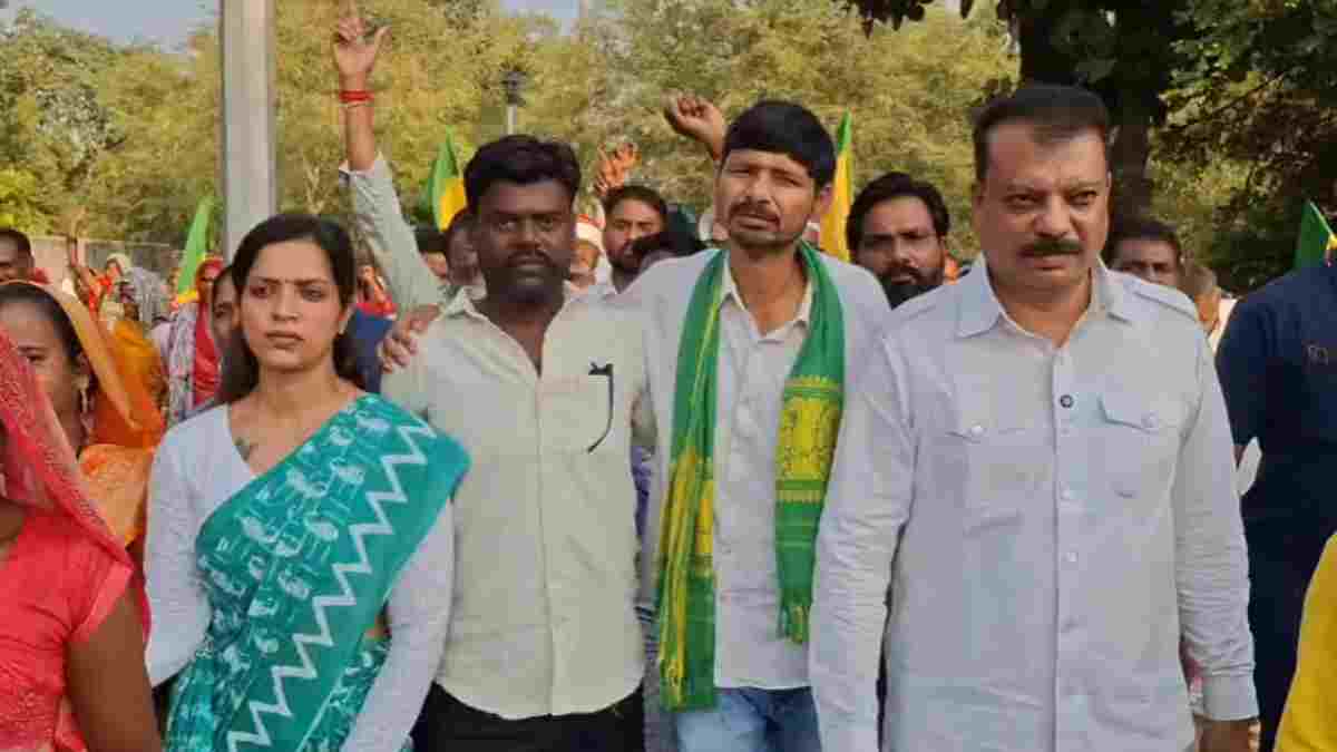 केन-बेतवा लिंक परियोजना के विस्थापितो ने घेरा पन्ना कलेक्ट्रेट, उमंग सिंघार ने उठाया मुआवजे का मुद्दा