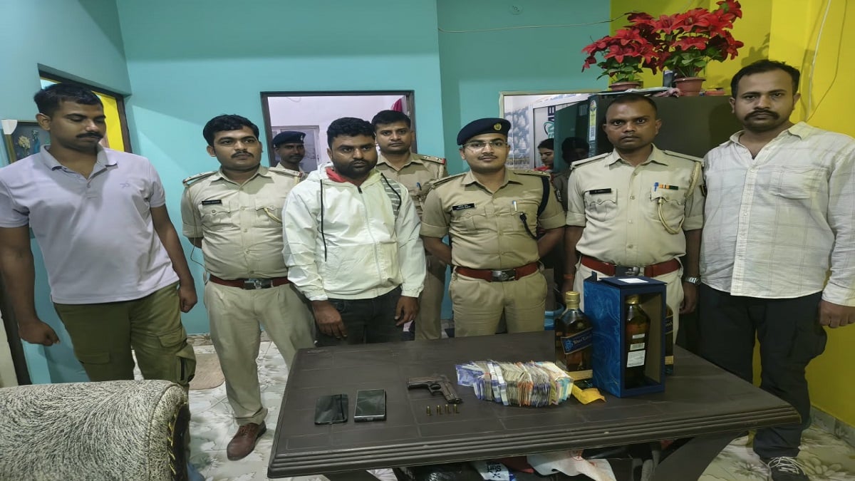 मोतिहारी पुलिस का बड़ा एक्शन: शराब और हथियार के साथ एक आरोपी गिरफ्तार, जिंदा कारतूस भी बरामद