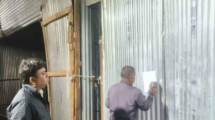 Ranchi News: रांची में पटाखा दुकानों पर प्रशासन और नगर निगम आमने-सामने, दुकानदारों की बढ़ी मुश्किलें