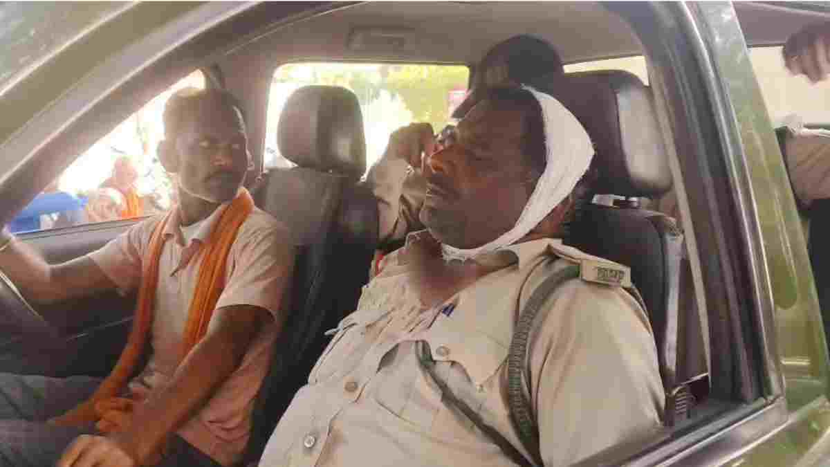 वन भूमि कब्जा हटाने के दौरान खूनी झड़प: पुलिस और वन विभाग की टीम पर हमला, 25 गांव वालों समेत 2 वनकर्मी घायल 
