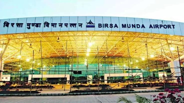 Ranchi Airport News: रांची एयरपोर्ट पर बढ़ेगी यात्रियों की सुविधा, वेटिंग एरिया में एक साथ बैठ सकेंगे 2160 लोग