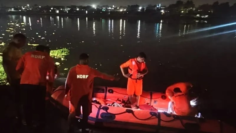 कोटा में विसर्जन के दौरान बड़ा हादसा, चार बच्चों की तलाश में SDRF-NDRF तैनात