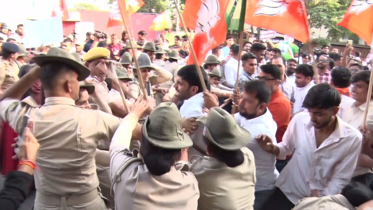 खरगे के बयान पर राजस्थान में भाजपा का हल्लाबोल, जयपुर में पुलिस ने रोका रास्ता; माफी की मांग