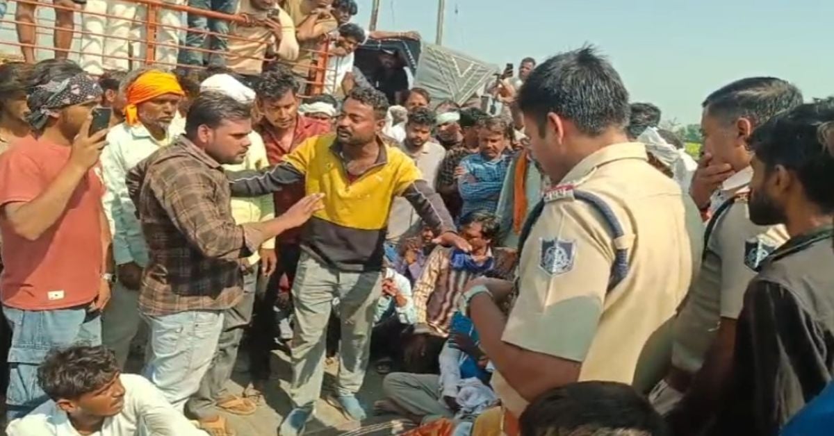 चार दिन पहले हुए विवाद में घायल युवक की इलाज के दौरान मौत; आक्रोशित परिजनों ने हाइवे पर लगाया जाम