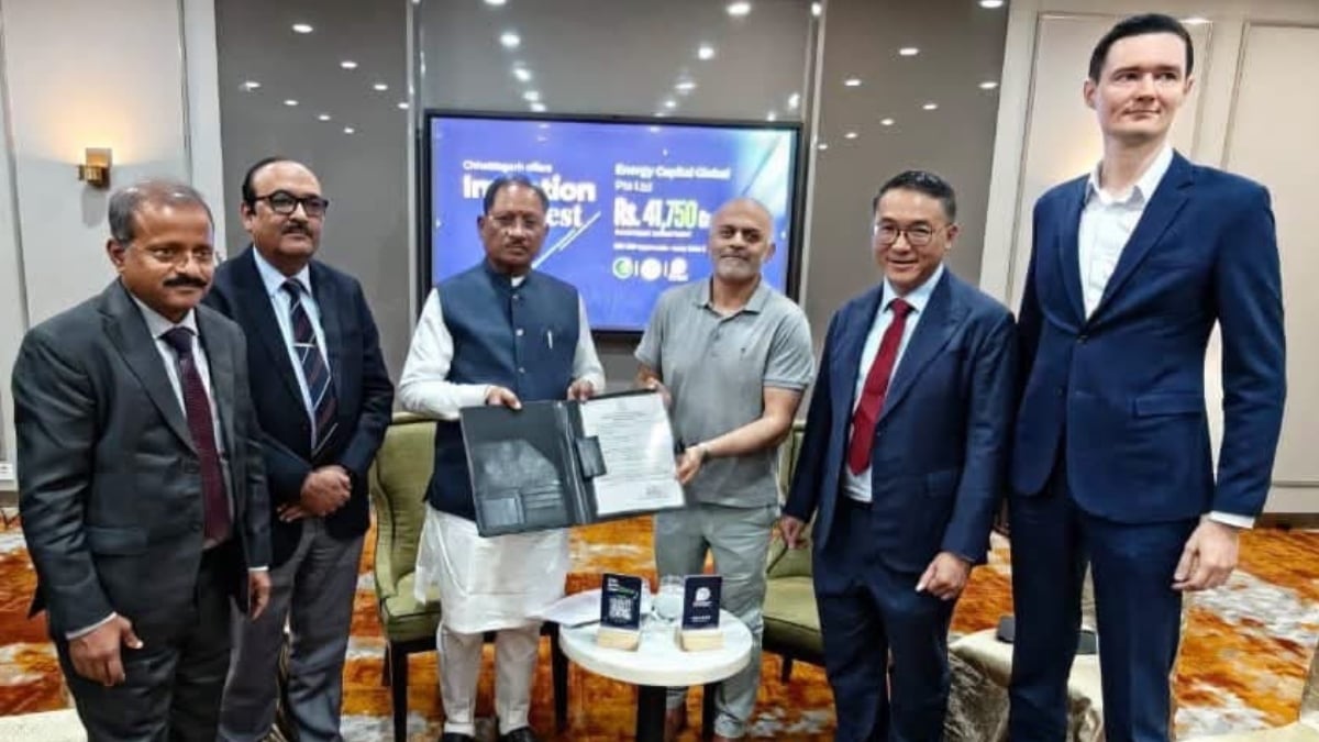 SING Forum 2026: छत्तीसगढ़ को मिले 43,250 करोड़ के FDI प्रस्ताव, CM साय ने सिंगापुर की कंपनी को सौंपा ‘इन्वेस्टमेंट इनविटेशन लेटर’