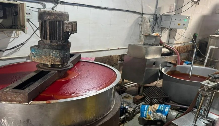 अहमदाबाद में बिना टमाटर के बनाया जा रहा था टोमेटो सॉस, खाद्य सुरक्षा विभाग ने सील की इकाई