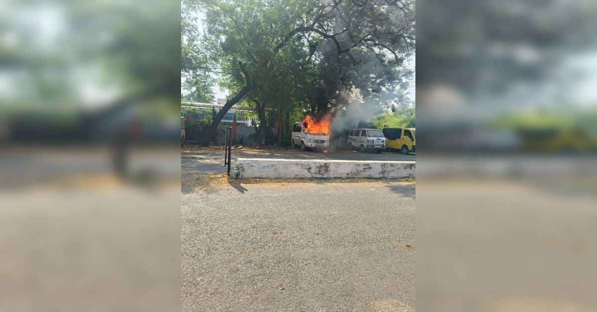 भोपाल-इंदौर हाईवे पर बड़ा खतरा! स्कूल के पास खड़ी वैन बनी आग का गोला, सुरक्षा व्यवस्था पर उठे सवाल