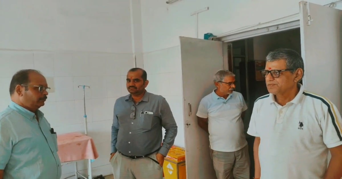 स्वास्थ्य सेवाओं की जमीनी हकीकत परखने निकले अधिकारी: CMHO ने किया औचक निरीक्षण, अस्पताल पहुंचकर मरीजों से की सीधी बात