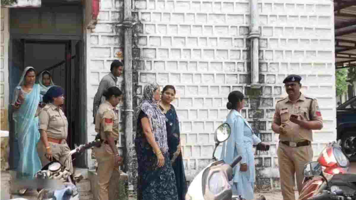 सीधी में धर्मांतरण पर बड़ी कार्रवाई: मां-बेटी को गिरफ्तार कर भेजा जेल, नौकरी, पैसे और इलाज का दिया था लालच