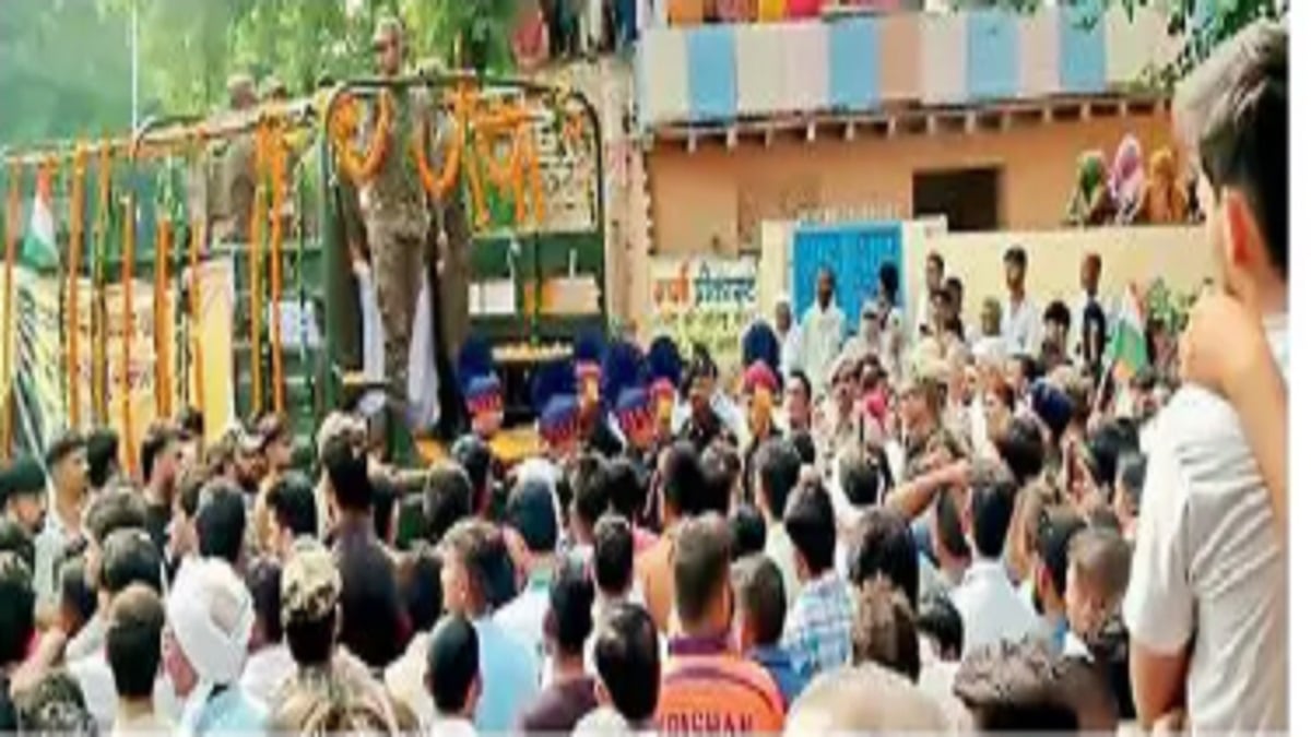 28 दिन पहले घर में गूंजी किलकारी, अब तिरंगे में लौटा जवान