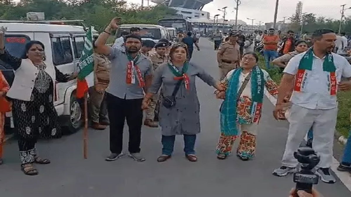स्टेडियम के बाहर मुर्दाबाद के नारे और अंदर… हरियाणवी सिंगर मासूम शर्मा ने उत्तराखंड के लोगों से क्यों मांगी माफी?