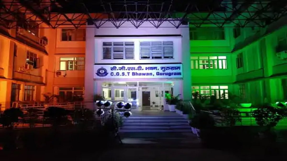 रिश्वत के नोट मिलते ही ACB की रेड, GST इंस्पेक्टर गिरफ्तार