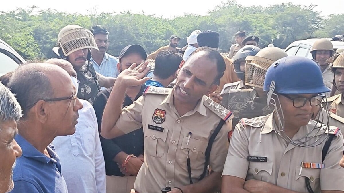 अरावली में कूड़ा केंद्र के खिलाफ प्रदर्शन, पुलिस कार्रवाई के बाद क्यों जाम हुई सड़क?