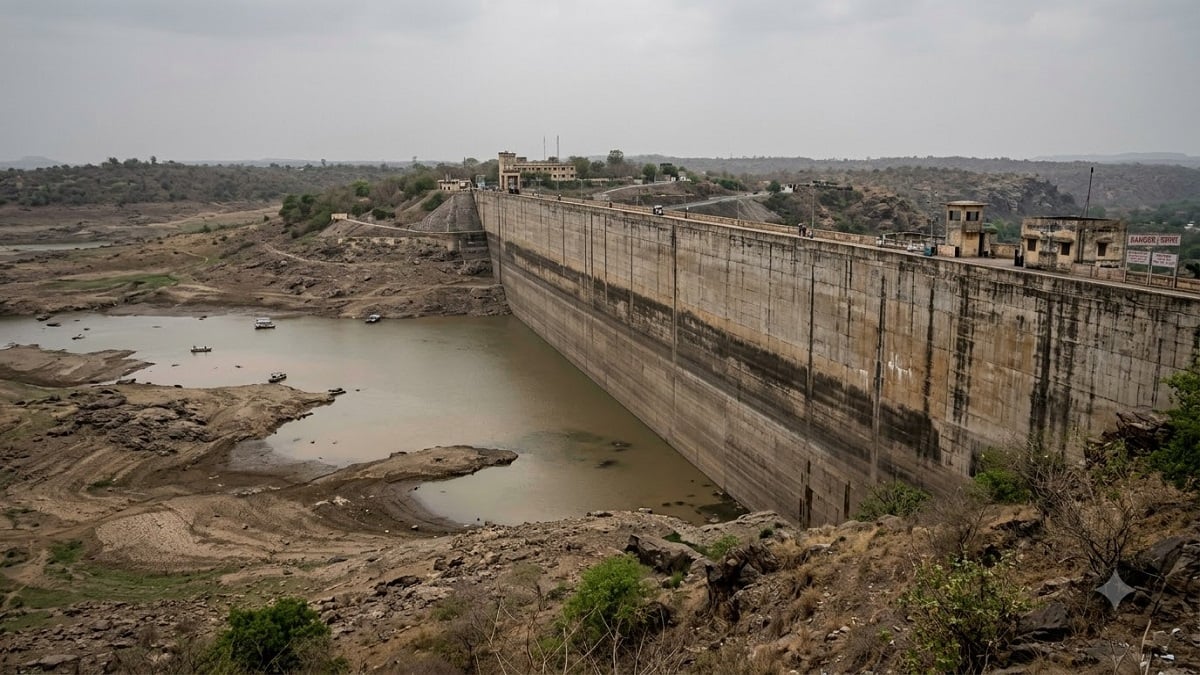 बांधों में पानी का स्तर घटने से पेयजल और सिंचाई पर मंडराया संकट, जानिए पूरा मामला