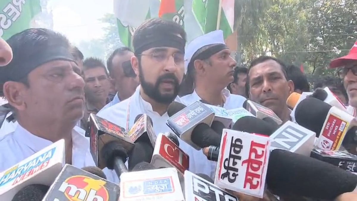 SIR प्रक्रिया के नाम पर बड़ा खेल?’ भिवानी में इंडिया गठबंधन ने मुख्य चुनाव आयुक्त का पुतला जलाकर उठाई ये मांग