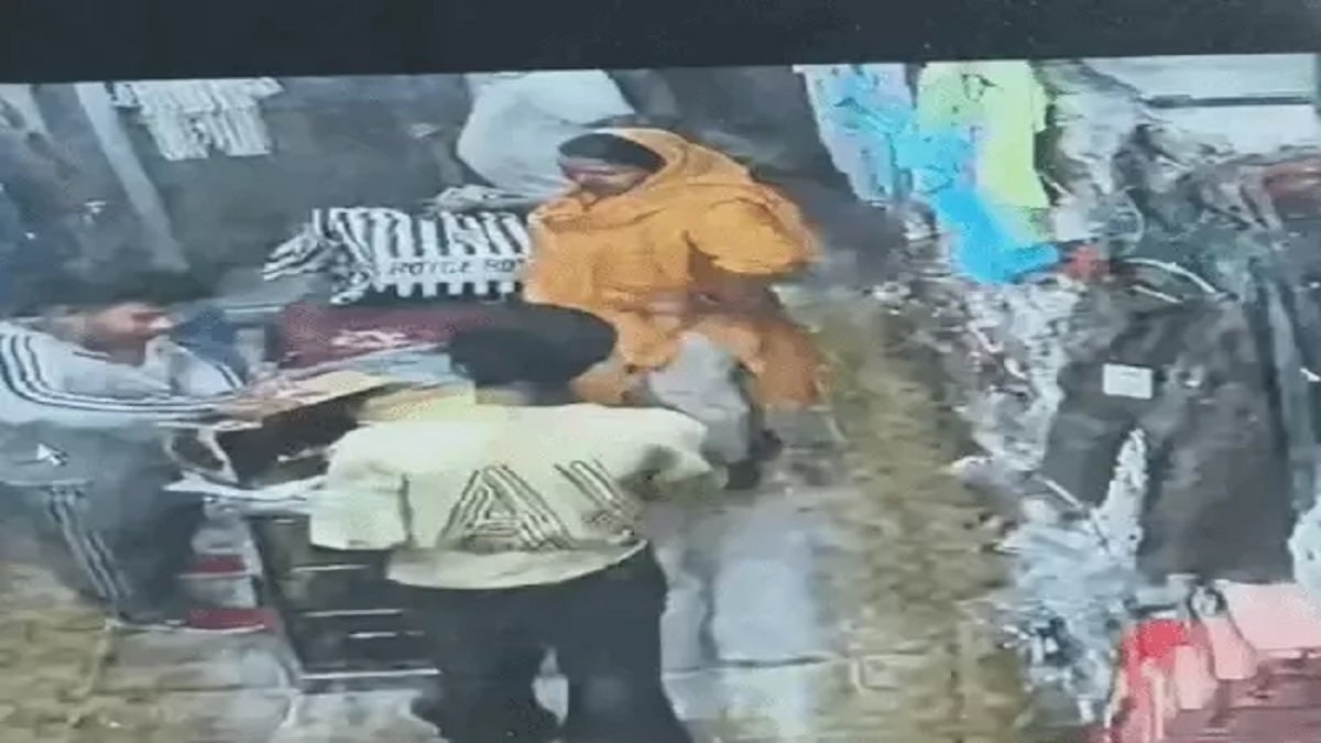 UPI ठगी का नया तरीका: दुकान से सामान लिया, बाहर स्कैनर मंगाया और फिर जो हुआ उड़ा देगा होश