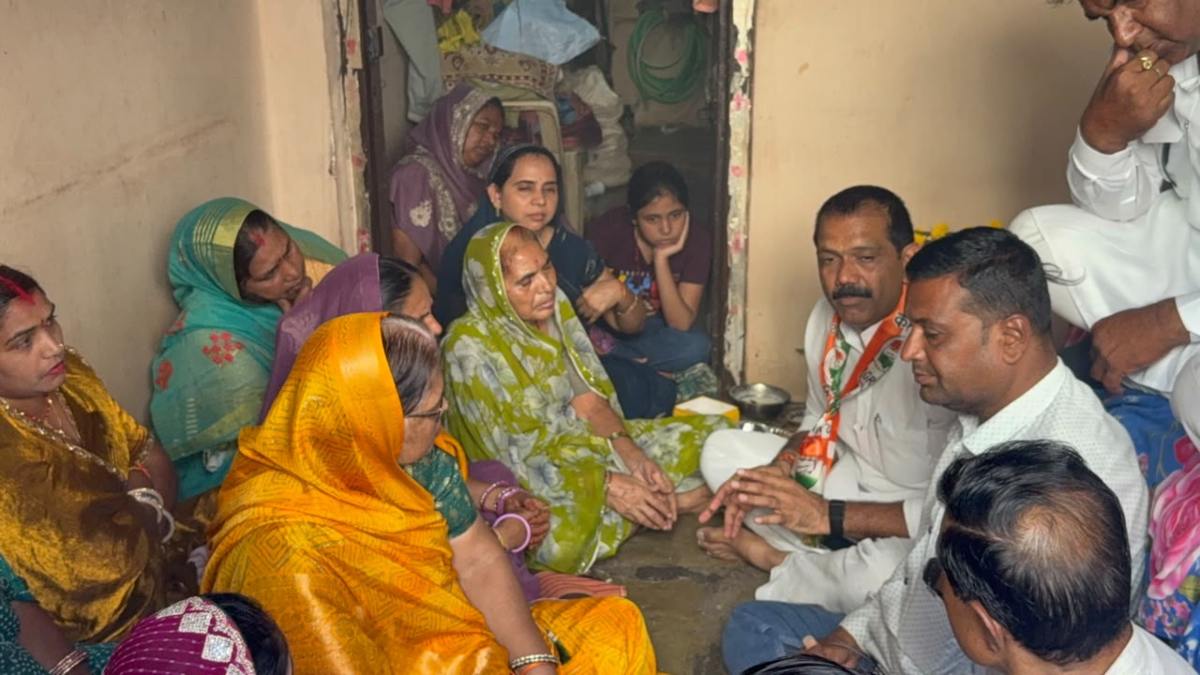 भागीरथपुरा दूषित जलकांड पर गरमाई सियासतः कांग्रेस ने मृतकों के परिजनों से मुलाकात कर 1 करोड़ मुआवजे और सरकारी नौकरी की मांग की