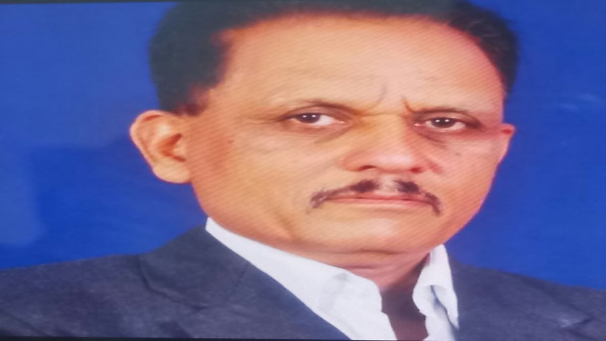 बड़ी खबरः IB के रिटायर्ड DSP गिरफ्तारः पड़ोसी की जमीन पर दावा करने तैयार किए थे फर्जी दस्तावेज