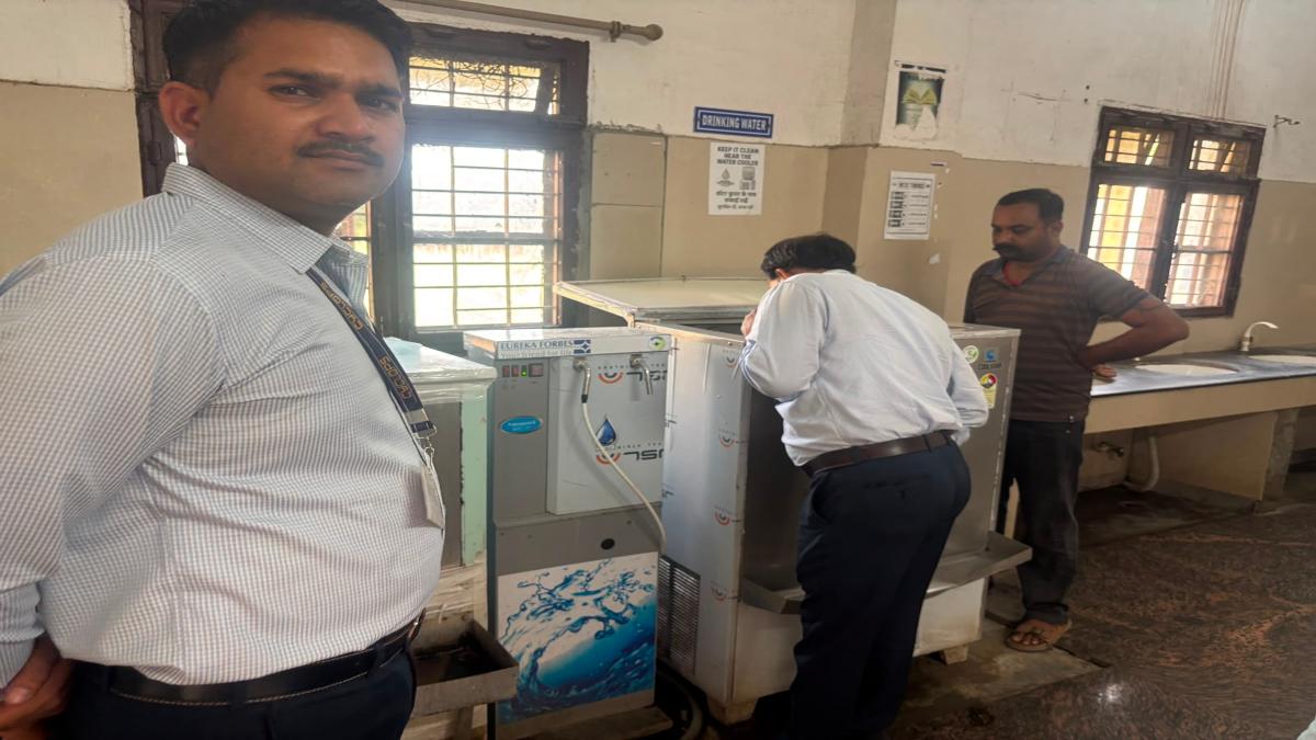 MANIT हॉस्टल में फूड पॉइजनिंग मामले की जांच तेज: खाद्य सुरक्षा विभाग ने लिए 7 खाद्य पदार्थों के सैंपल, मेस में गंभीर अनियमितताएं उजागर