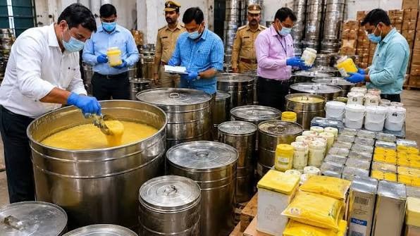 त्योहारों से पहले मिलावटखोरों पर रेखा सरकार का बड़ा एक्शन, 922 किलो खाद्य सामग्री नष्ट