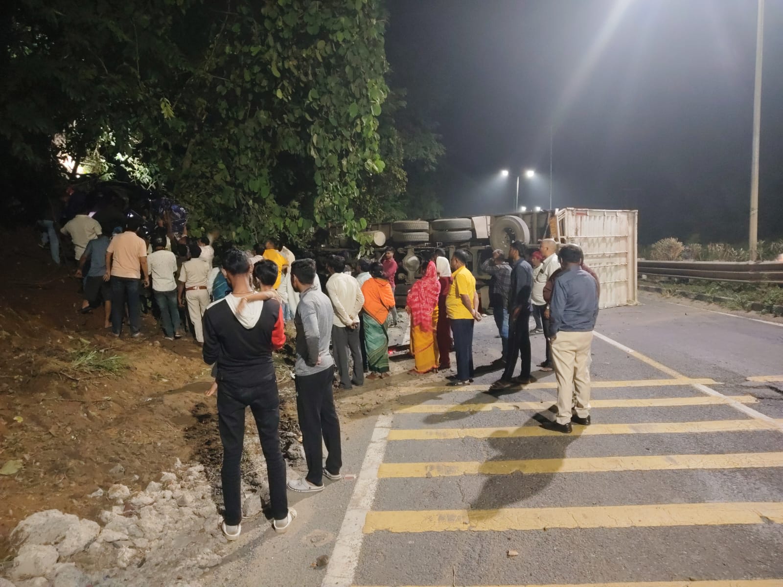 Ramgarh Accident: चुट्टूपालू घाटी में कंटेनर ने कार को कुचला, महिला समेत 2 की मौत, 3 घायल
