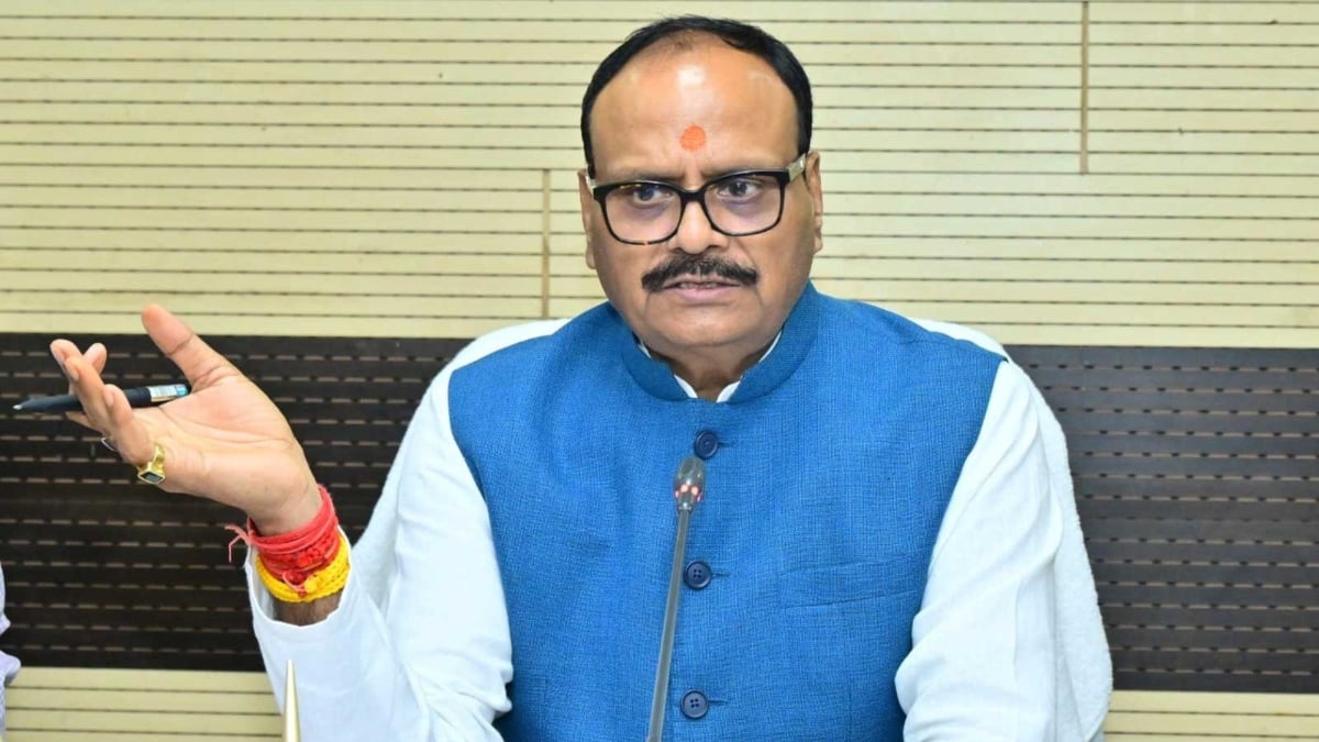 यूपी MLC चुनाव पर सपा-BJP में जुबानी जंग तेज, ब्रजेश पाठक के 11 सीटों वाले दावे से हलचल