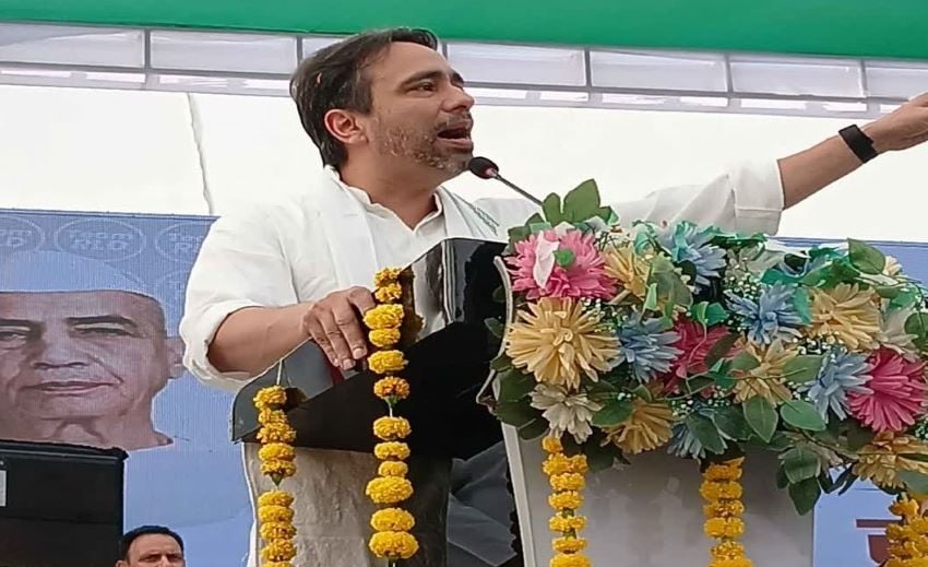 अखिलेश vs जयंत: ‘चवन्नी’ वाले बयान पर आगरा के मंच से जयंत चौधरी का बड़ा पलटवार, जानें मामला