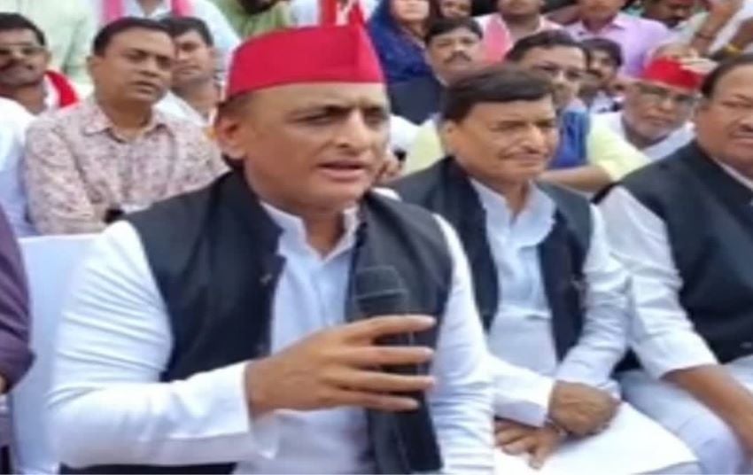सैफई से अखिलेश का बड़ा दावा, बोले- ‘नाम काटने वाले खुद हटेंगे’, जानिए BJP पर क्यों भड़के सपा मुखिया