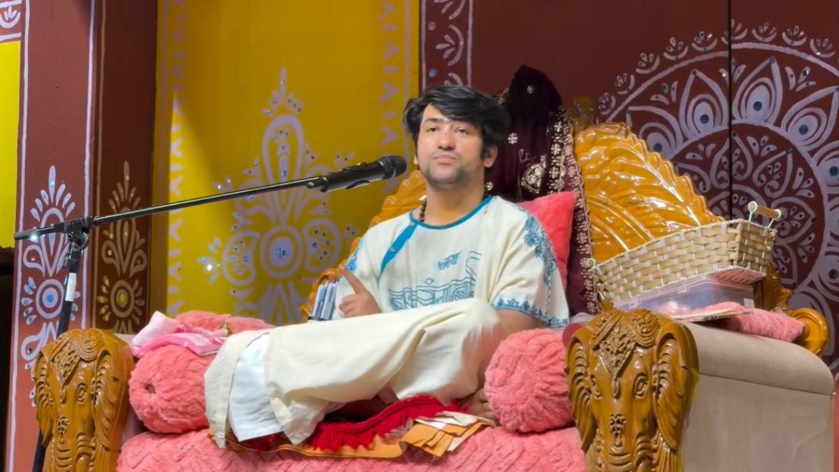 बागेश्वर धाम आने वाली श्रद्धालुओं के लिए विशेष अपीलः धीरेंद्र शास्त्री बोले- ‘अकेले न आएं, अनजान लोगों पर भरोसा न करें’