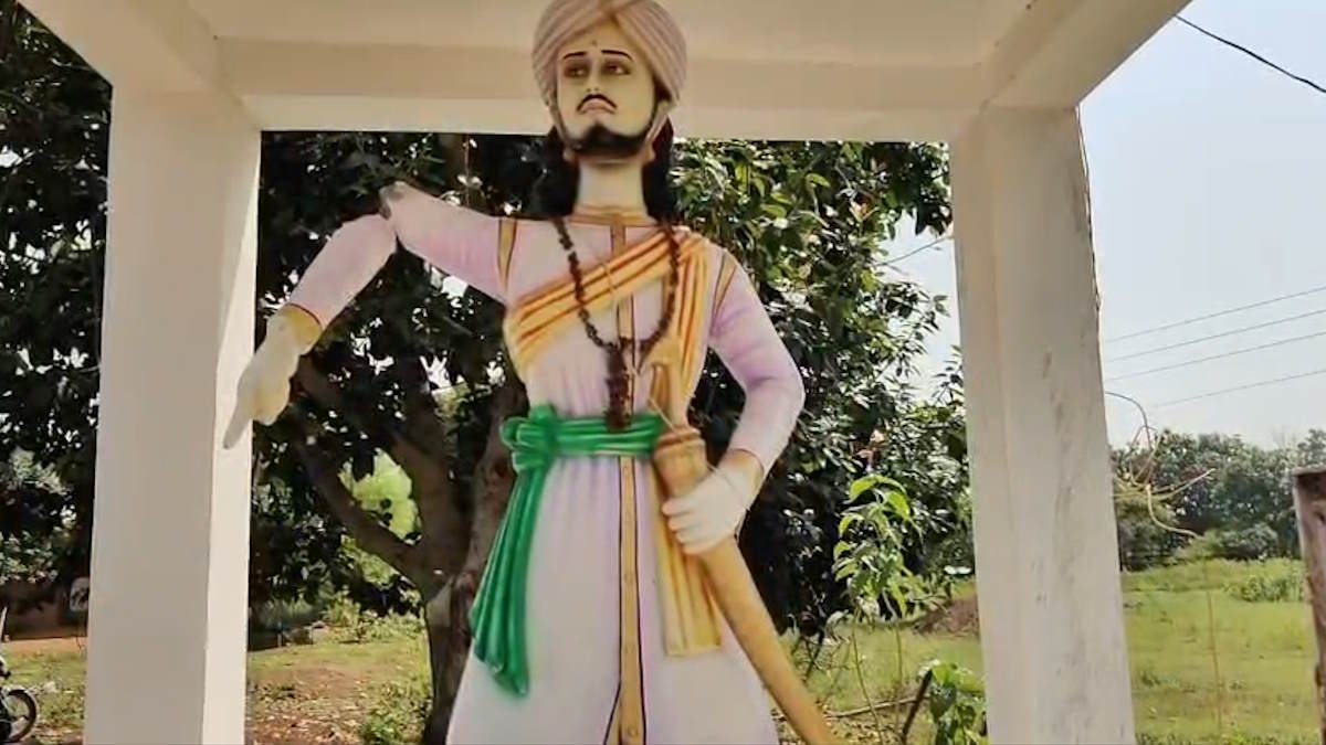 सतनामी समाज के आराध्य गुुरु बालक दास की मूर्ति की खंडित, आक्रोशित ग्रामीणों ने थाने में मचाया जमकर हंगामा…