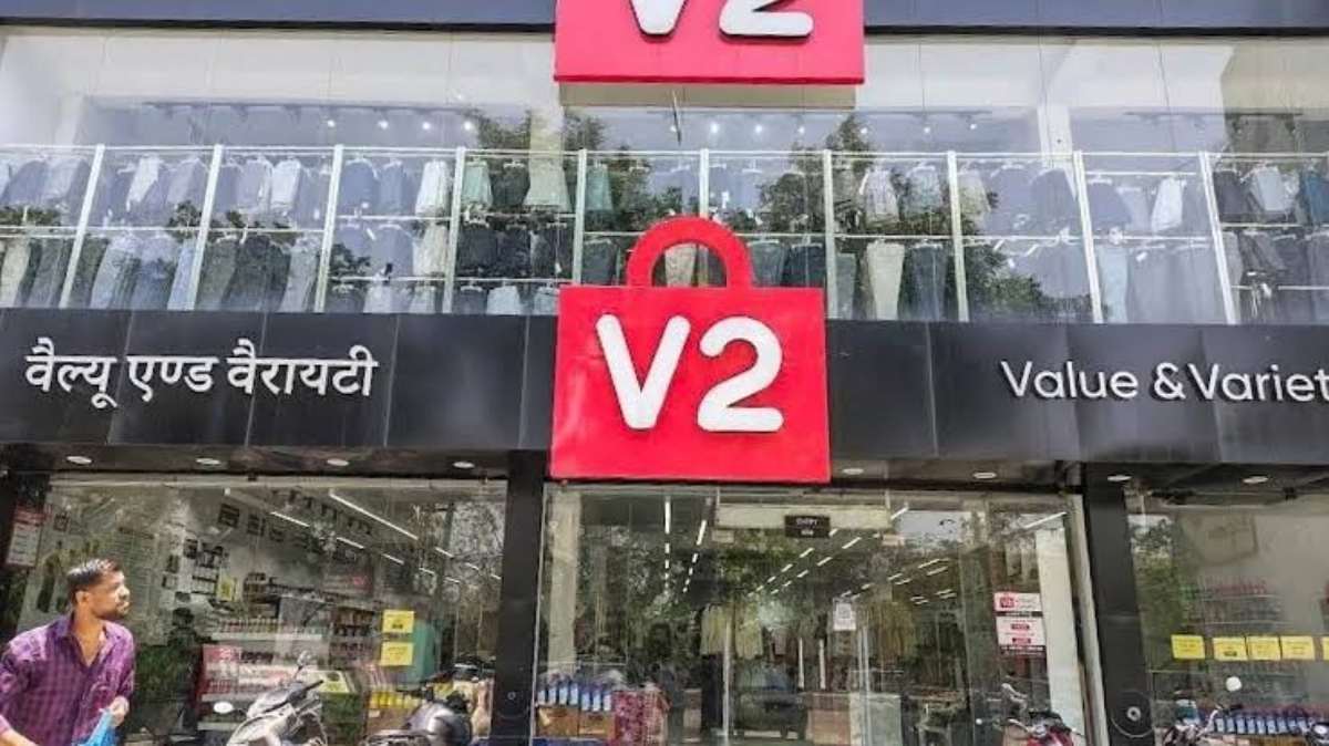 V2 Retail Share Crash : शेयर खुलते ही 19% टूटा, कंपनी के बिजनेस अपडेट ने निवेशकों को चौंकाया