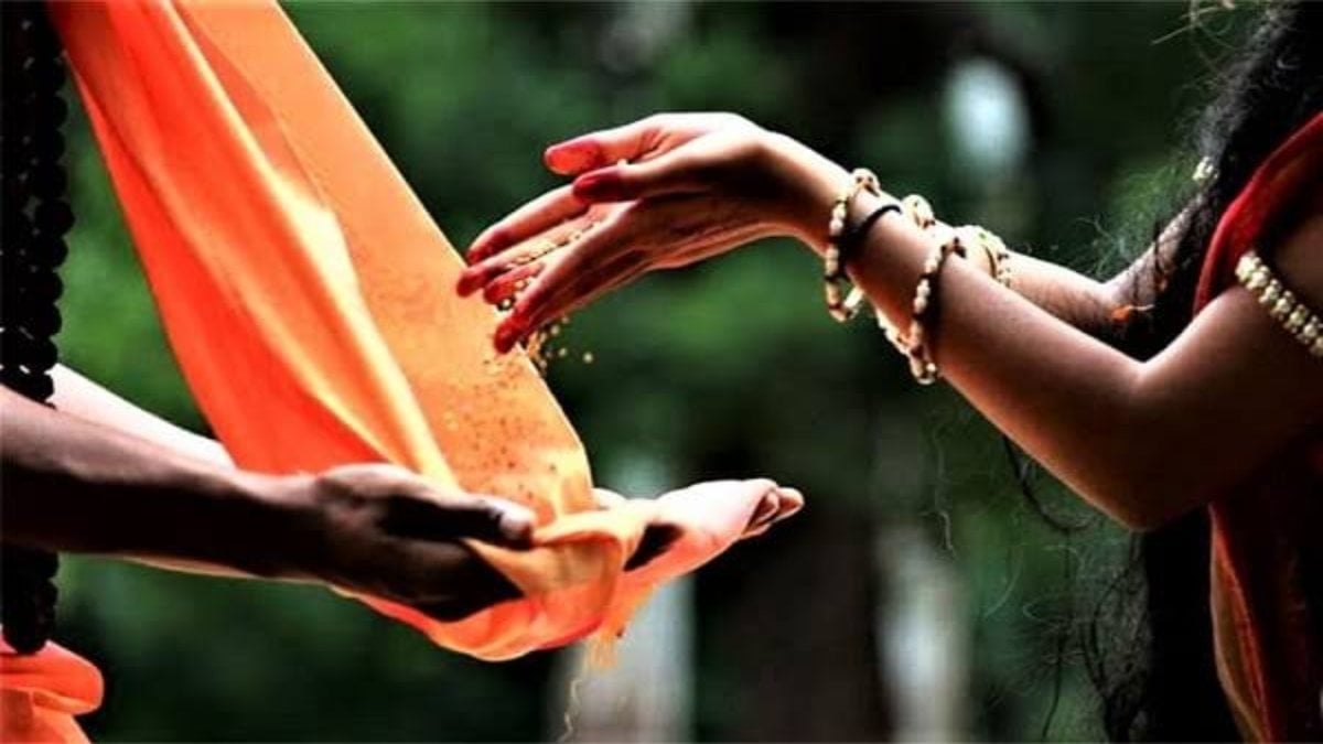 श्राद्ध पक्ष में दान का महत्व : जानिए शुद्ध घी का दान करने से क्या होता है …