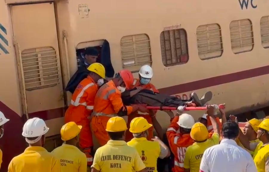 Rajasthan Train Accident: दो ट्रेनों की टक्कर की खबर से मचा हड़कंप, कोच में फंसे यात्रियों का शुरू हुआ रेस्क्यू… फिर सामने आया चौंकाने वाला सच