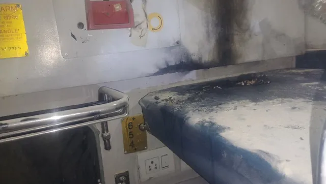 मुंबई-हावड़ा मेल में पावर बैंक ब्लास्ट से मची अफरा-तफरी, B-3 कोच में भर गया धुआं, 15 मिनट रुकी ट्रेन