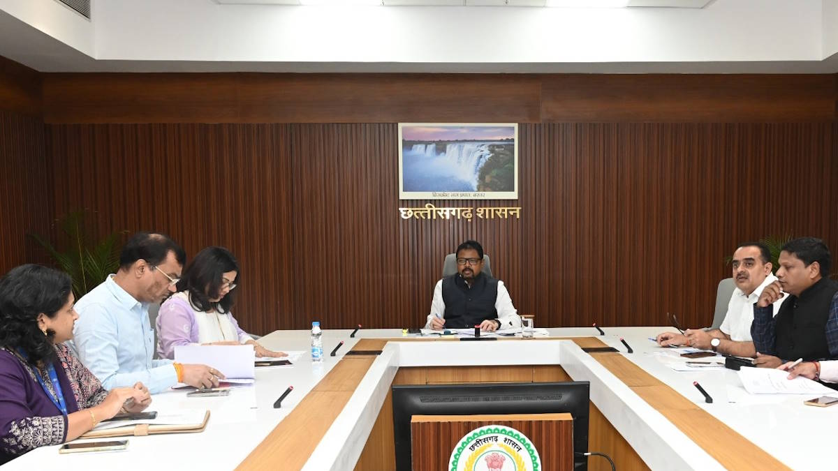 चक्रवात ‘अर्नब’ से खतरा: केबिनेट सचिव सोमनाथन ने राज्य के मुख्य सचिवों से की चर्चा, मनोज पिंगुआ ने प्रदेश में तैयारियों की दी जानकारी…