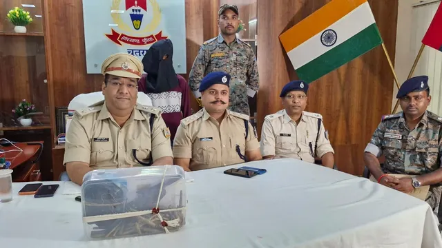 Chatra News: हथियार और गोलियों के साथ टीएसपीसी समर्थक गिरफ्तार, जंगल से 50 जिंदा कारतूस बरामद, राहुल दुबे गैंग से भी जुड़ाव